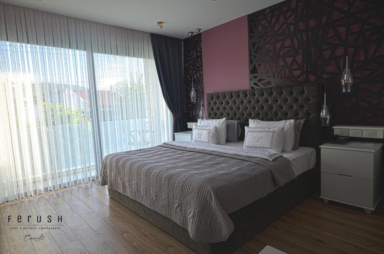 Ferush Boutique Hotel อูร์ลา ภายนอก รูปภาพ