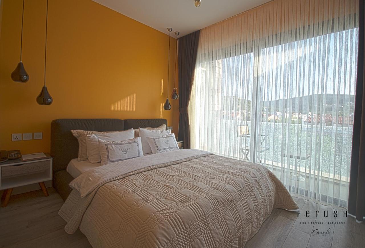Ferush Boutique Hotel อูร์ลา ภายนอก รูปภาพ