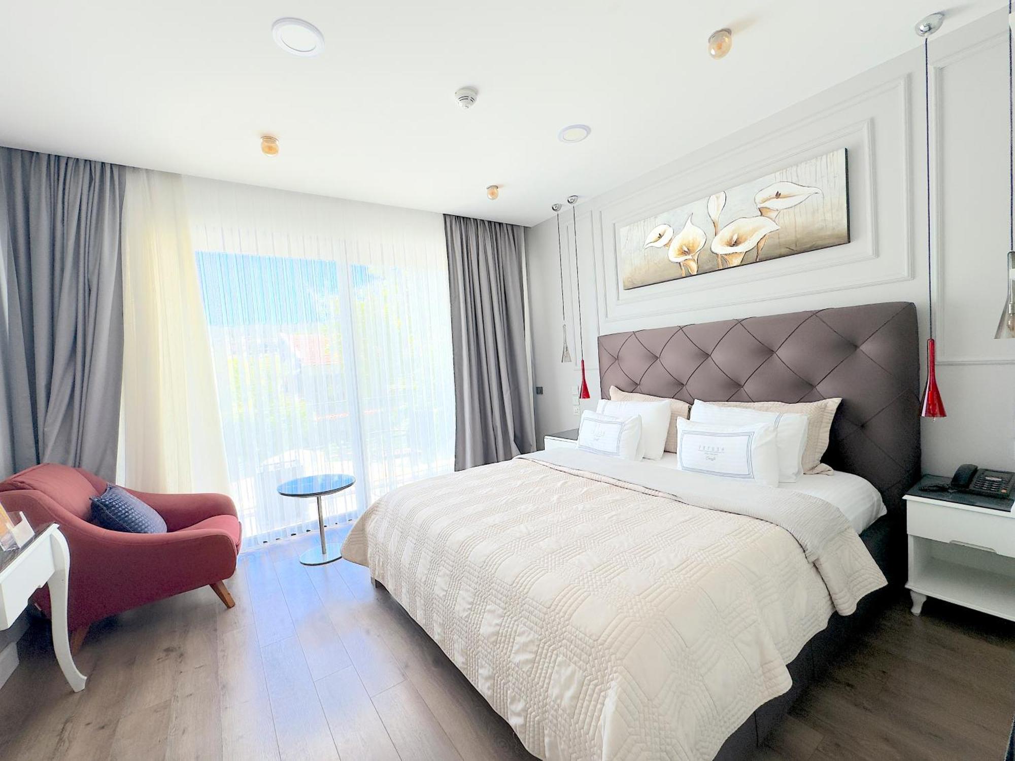 Ferush Boutique Hotel อูร์ลา ภายนอก รูปภาพ