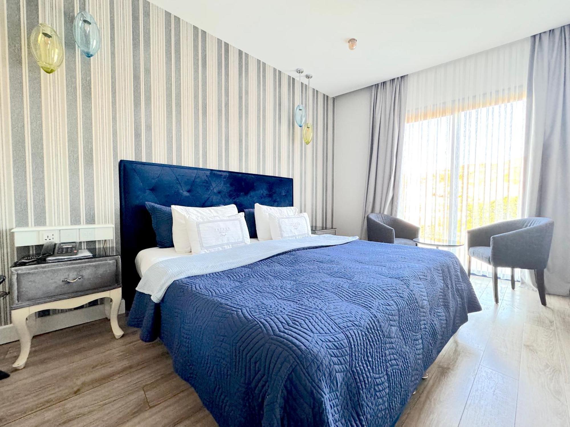 Ferush Boutique Hotel อูร์ลา ภายนอก รูปภาพ