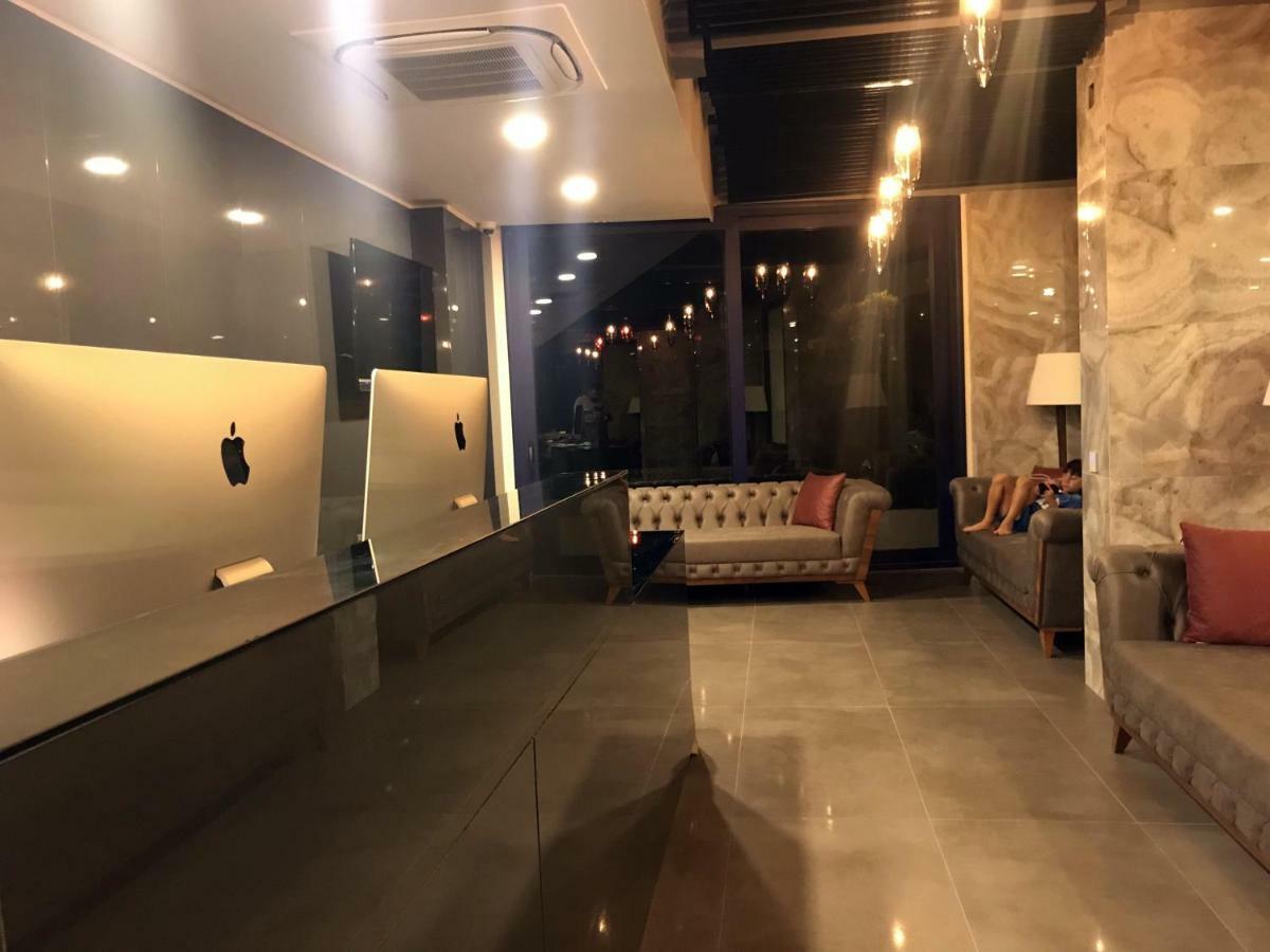 Ferush Boutique Hotel อูร์ลา ภายนอก รูปภาพ