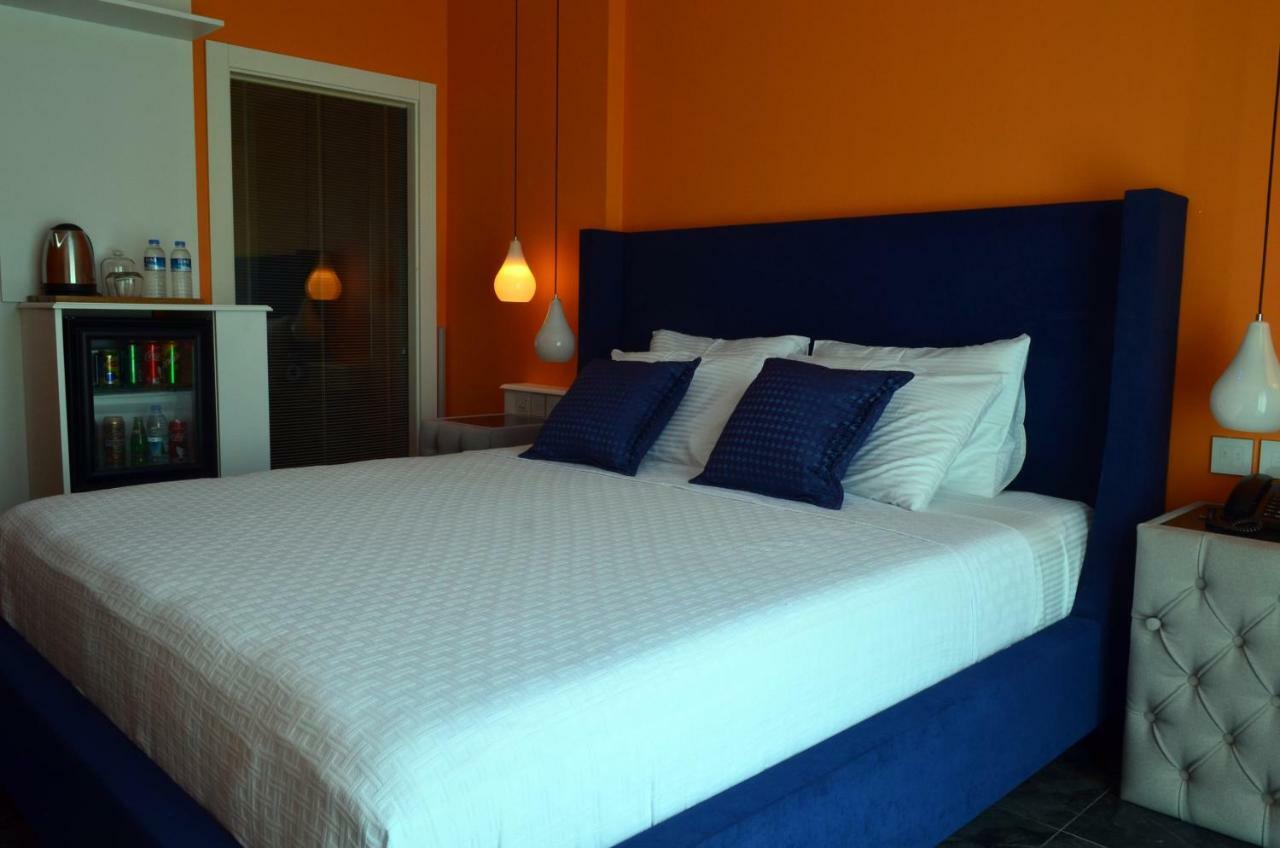 Ferush Boutique Hotel อูร์ลา ภายนอก รูปภาพ