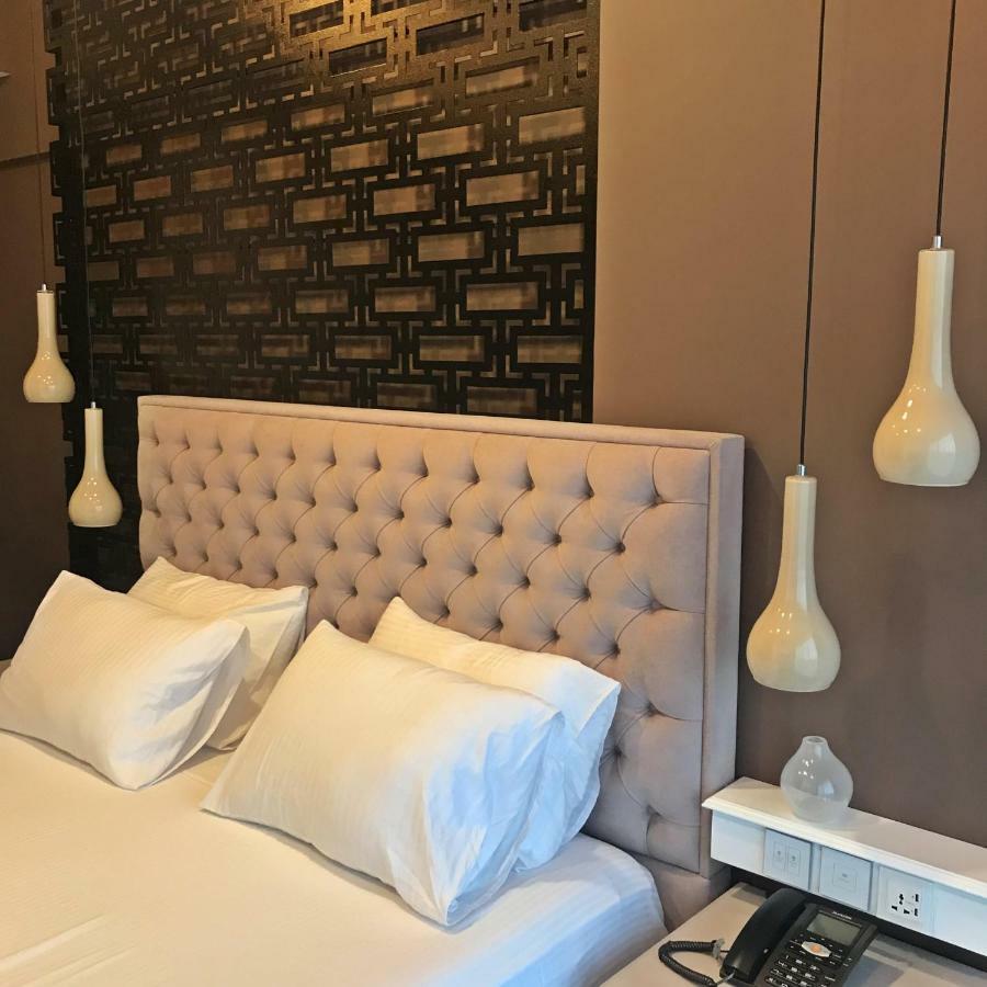 Ferush Boutique Hotel อูร์ลา ภายนอก รูปภาพ
