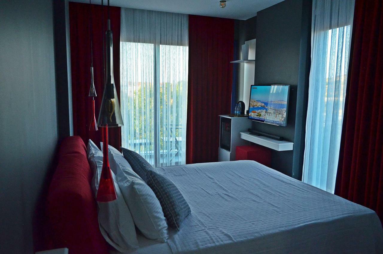 Ferush Boutique Hotel อูร์ลา ภายนอก รูปภาพ